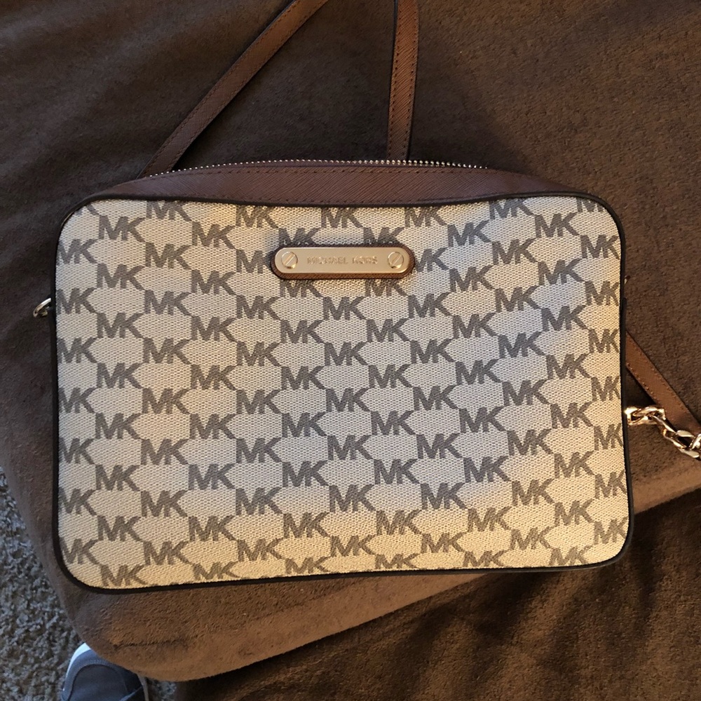 Michael Kors Crossbody